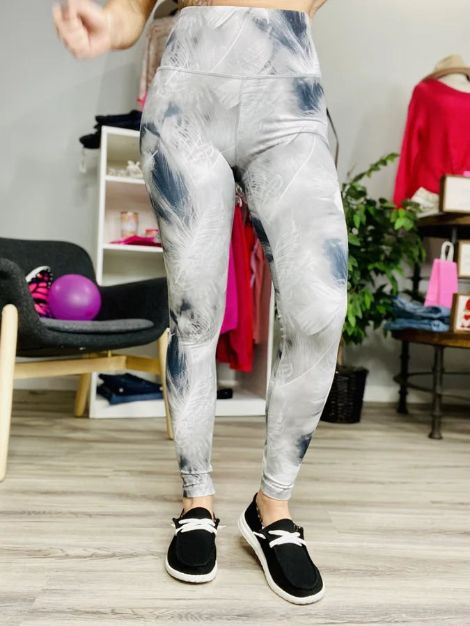 MONO B WHITE FEATHER PRINT HIGHWAISTED LEGGINGS