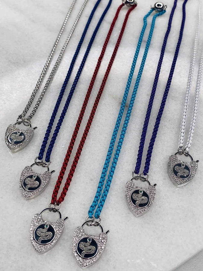 18" Enamel Box Link Chain w/ Snake Pendant & Magnetic Closure