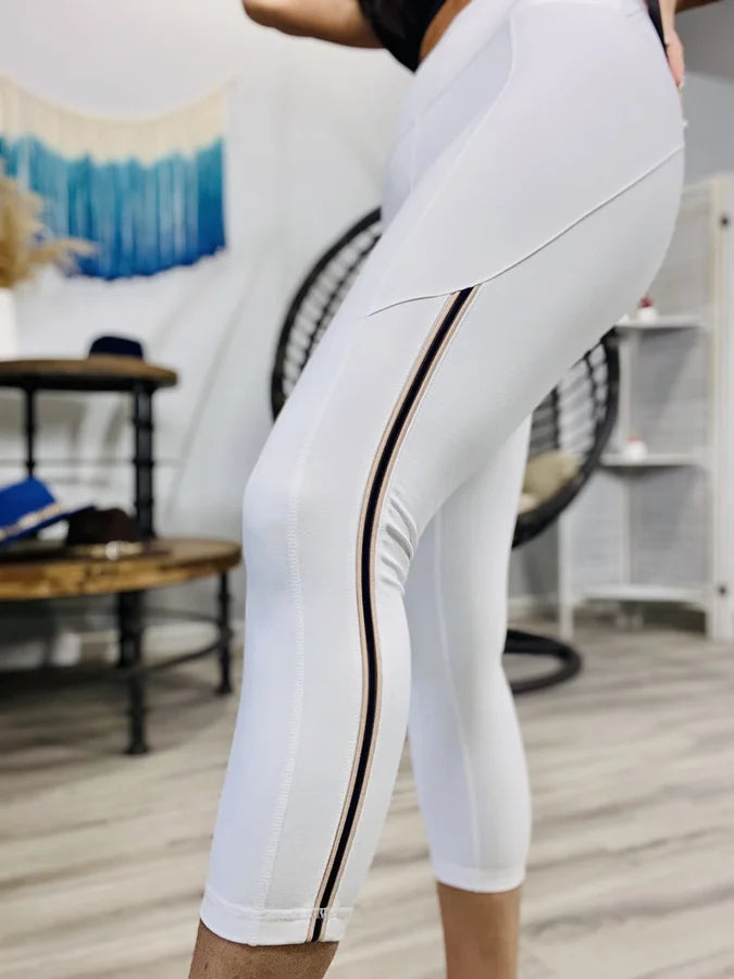 MONO B HIGH-WAISTED CAPRI LEGGINGS WITH SIDE PIPING DETAIL