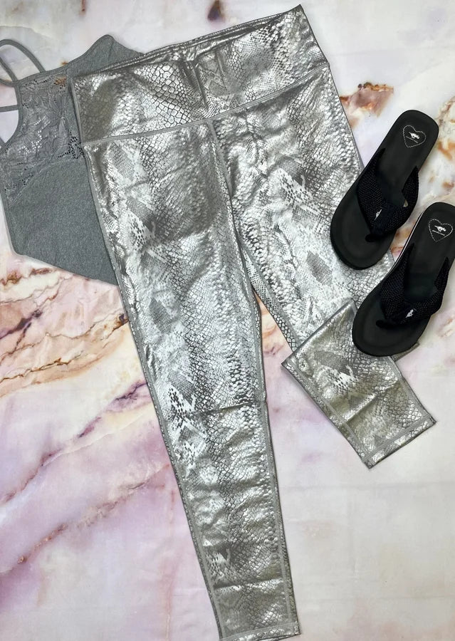 MONO B HIGH-WAISTED SNAKE PRINT LEGGINGS IN SILVER
