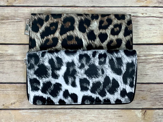 LEOPARD PRINTED FAUX LEATHER FASHION WALLET