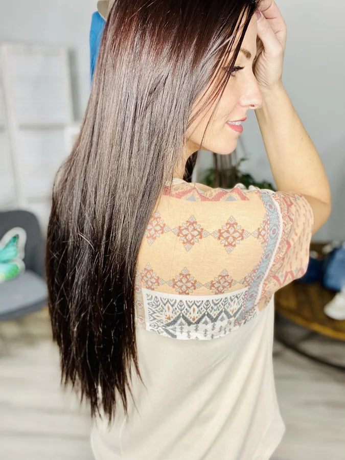 EASEL CREAM SHORT SLEEVE TOP WITH TRIBAL PRINT CONTRAST