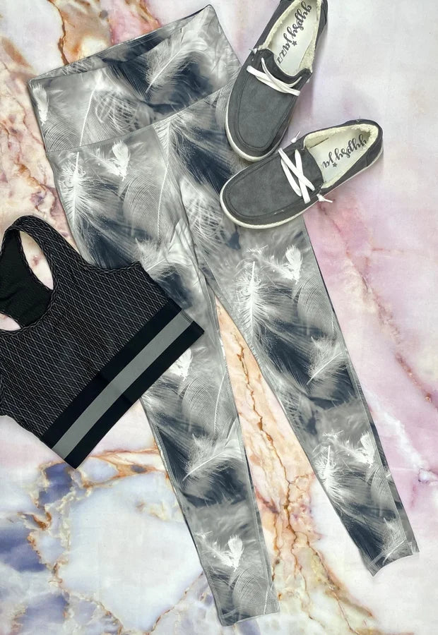 MONO B WHITE FEATHER PRINT HIGHWAISTED LEGGINGS