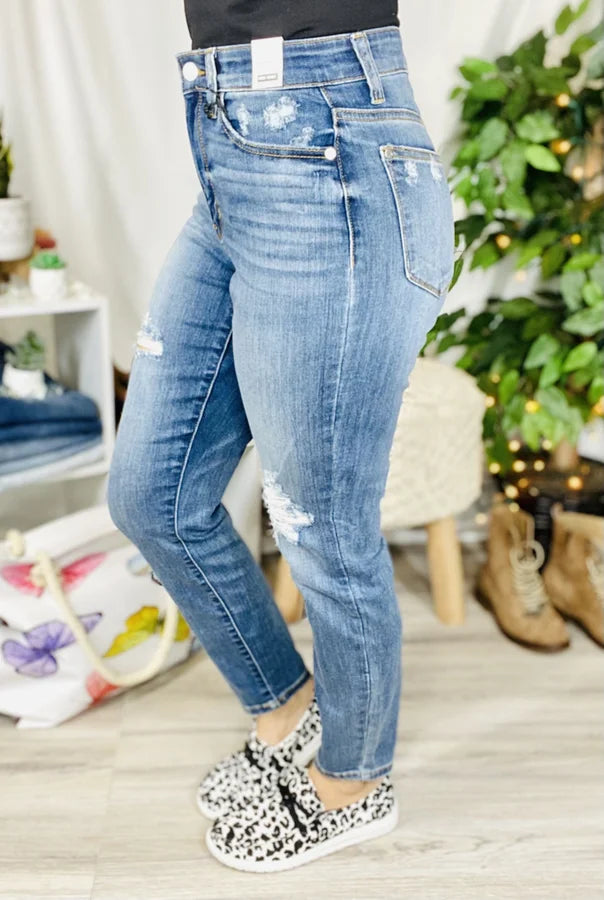 Judy Blue - High-Waisted Slim Fit Destroyed Jeans - Reg/Plus