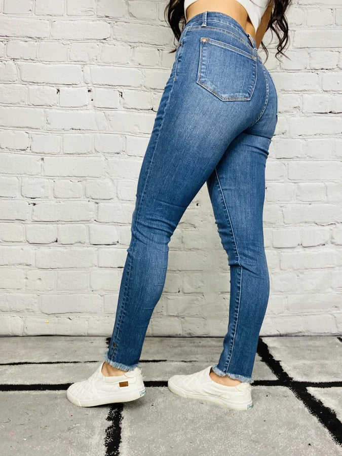 Judy Blue - "Carly" Medium Blue High-Waisted Tummy Control Skinny Jeans - Reg/Plus