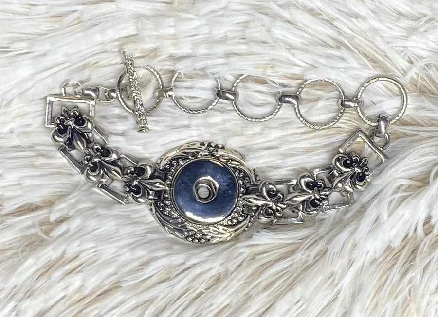 Fleur de Lis Single Snap Bracelet