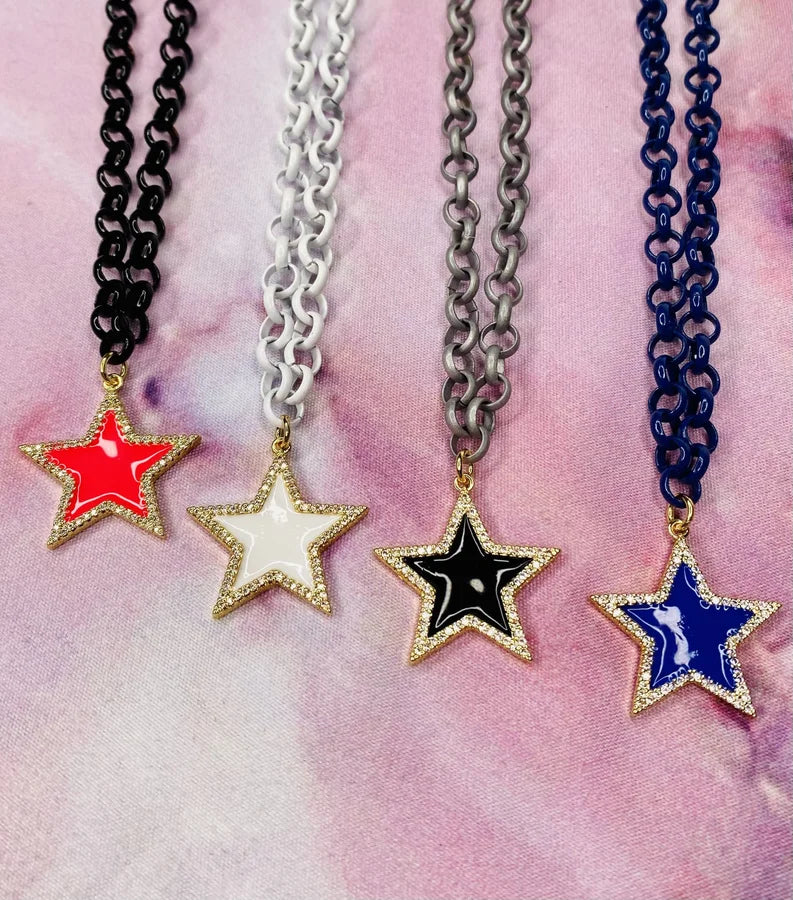 18" Enamel Link Chain Necklace w/ Star Pendant & Magnetic Closure