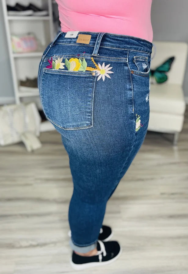 Judy Blue - Med. Blue High-Waisted Floral Embroidered Boyfriend Jeans - Reg/Plus