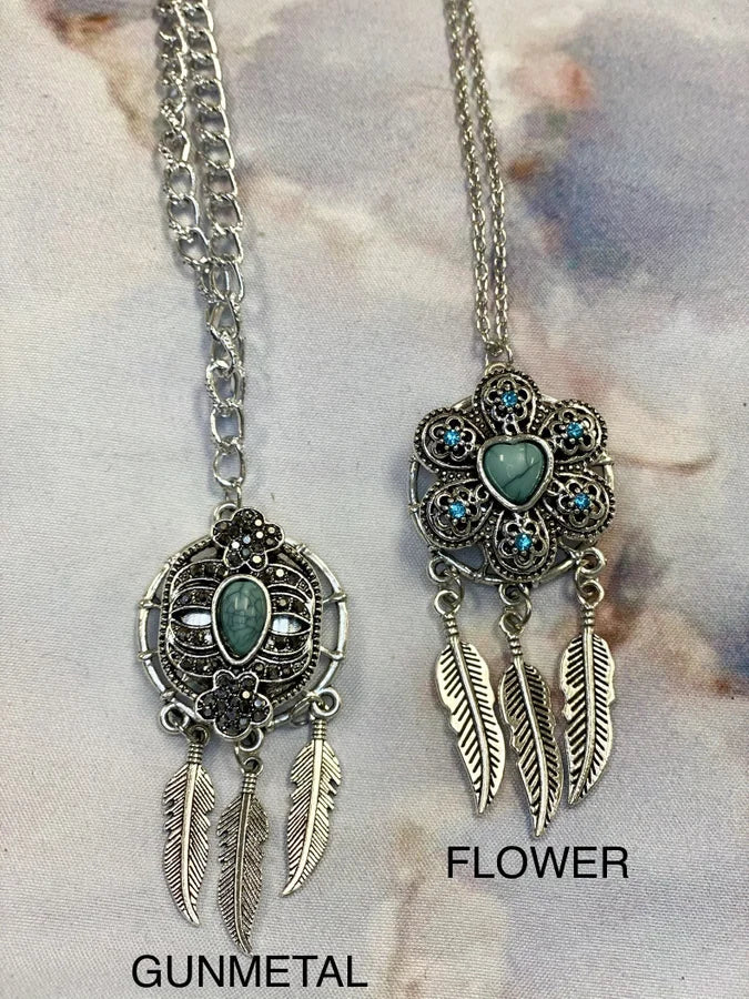 Silver Necklace w/ Dreamcatcher Pendant & Snap