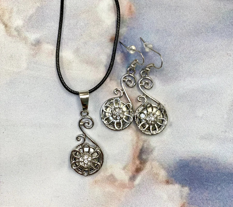 Black Corded Necklace w/ Floral Snap Pendant & Matching Earrings - Mini Snaps