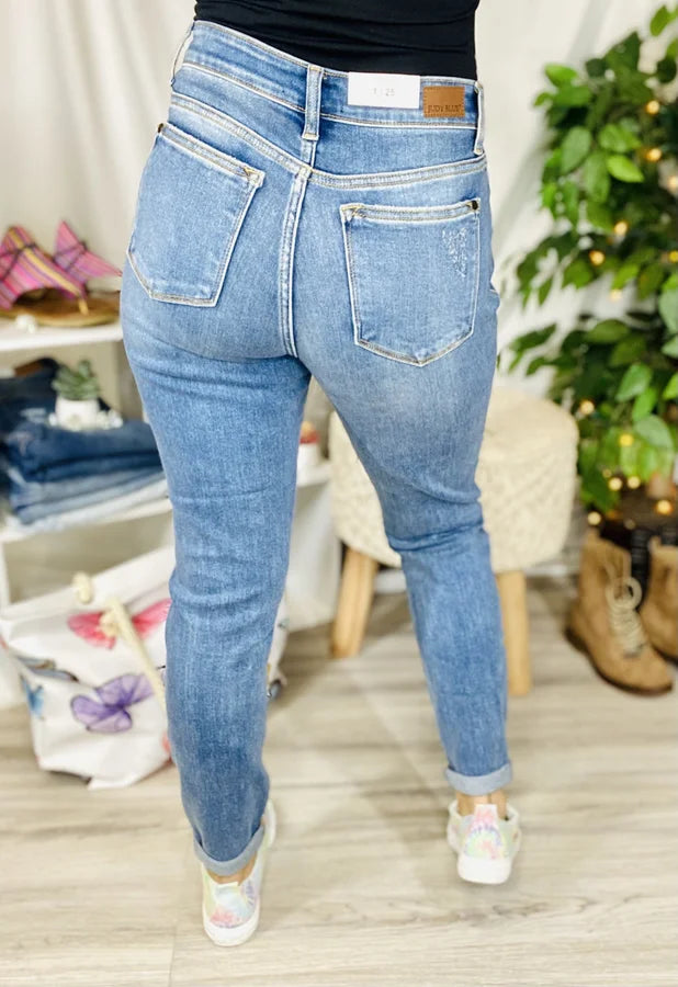 Judy Blue - Medium Blue High-Waisted Slim Fit Jeans - Reg/Plus