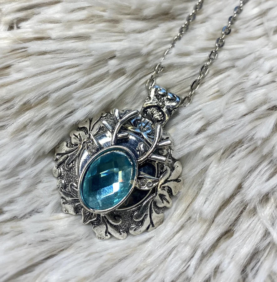 Silver Round Snap Necklace w/ Engraved Leaf Detail & Aqua Reindeer Gem Snap