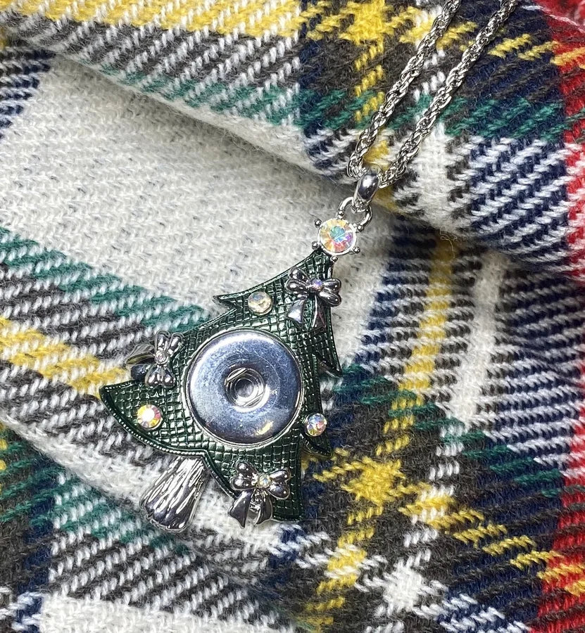 Old Fashioned Green Christmas Tree Snap Necklace