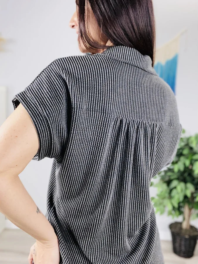 "Under the Summer Sky" Charcoal Short Sleeve Top - Reg/Plus