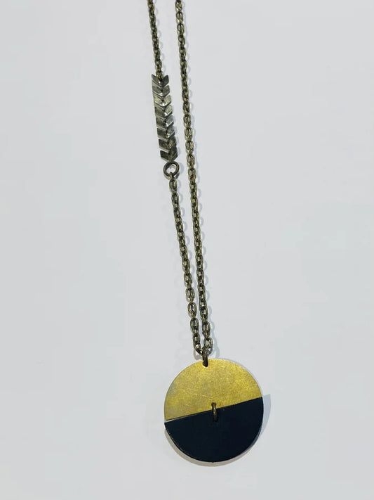 BRONZE CHAIN NECKLACE WITH GOLD AND BLACK CIRCLE PENDANT