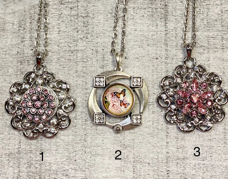 Necklace w/ Pendant & Snap