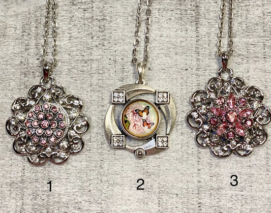 Necklace w/ Pendant & Snap