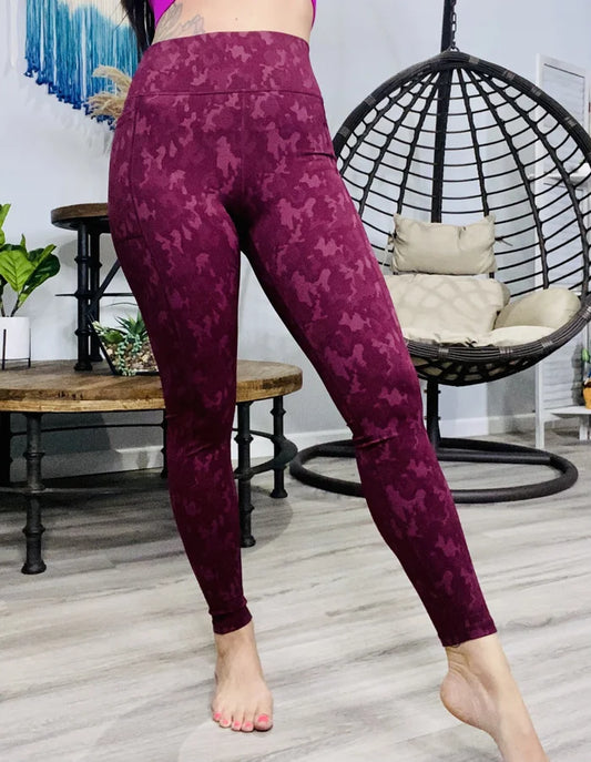 "Can't Find Me" Wine Camo Leggings - Reg/Plus